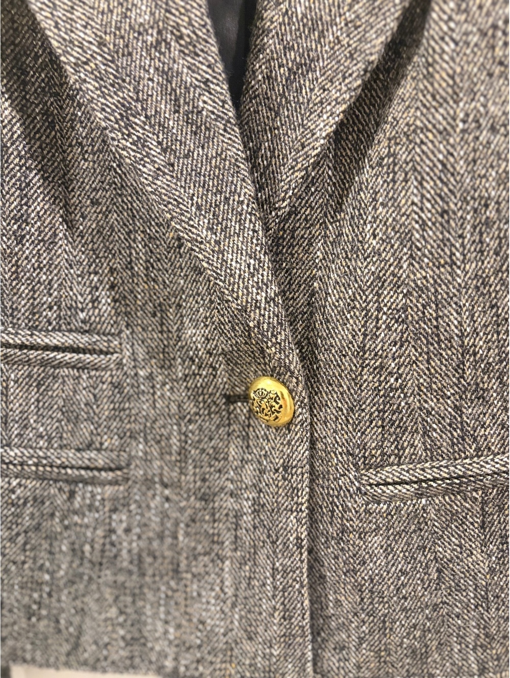 Smythe Blazer - altered size 6 - cropped it so original - Picture 4 of 5